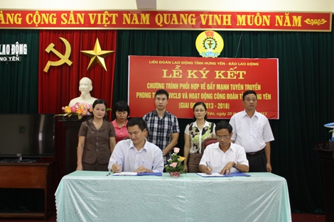 LĐLĐ tỉnh Hưng Yên – Báo Lao Động ký kết chương trình đẩy mạnh tuyên truyền phong trào CNVCLĐ và hoạt động Công đoàn tỉnh Hưng Yên