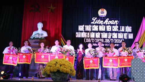 Liên hoan nghệ thuật công nhân viên chức lao động cụm phía Bắc – Chào mừng 85 năm ngày thành lập Công đoàn Việt Nam(28/7/1929 – 28/7/2014)