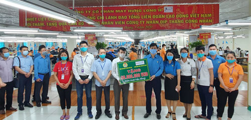 Đoàn công tác Tổng LĐLĐ Việt Nam làm việc với LĐLĐ tỉnh.
