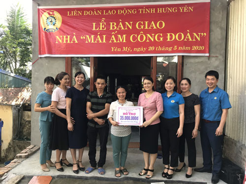 Liên đoàn Lao động tỉnh Hưng Yên bàn giao nhà “Mái ấm công đoàn” nhân dịp tháng công nhân 2020.