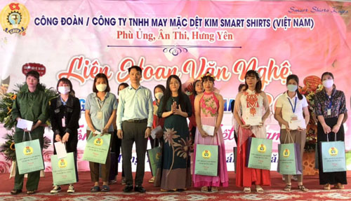 Công ty TNHH may mặc Dệt kim Smart Shirts tổ chức Hội thi văn nghệ chào mừng kỷ niệmNgày Phụ nữ Việt Nam (20/10/1930-20/10/2022).