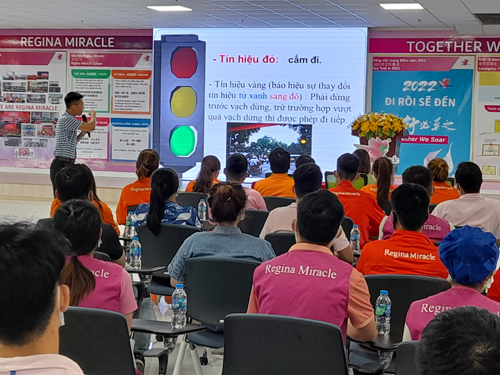 Công đoàn các Khu công nghiệp tỉnh Hưng Yên tổ chức tuyên truyền an toàn tham gia giao thông cho đoàn viên, người  lao động tại doanh nghiệp.