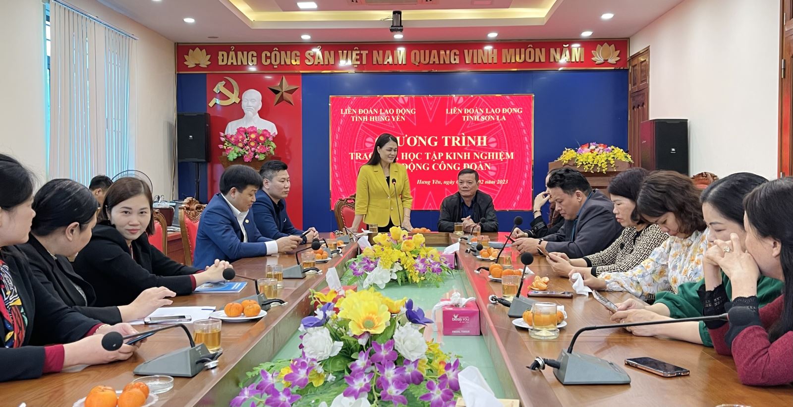 Liên đoàn Lao động tỉnh Hưng Yên và Liên đoàn Lao động tỉnh Sơn La tổ chức chương trình trao đổi, học tập kinh nghiệm hoạt động công đoàn