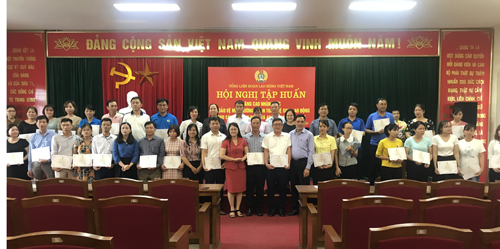 Tổng Liên đoàn Lao động Việt Nam tập huấn kiến thức Bảo vệ môi trường và An toàn vệ sinh lao động cho cán bộ công đoàn tỉnh Hưng Yên.