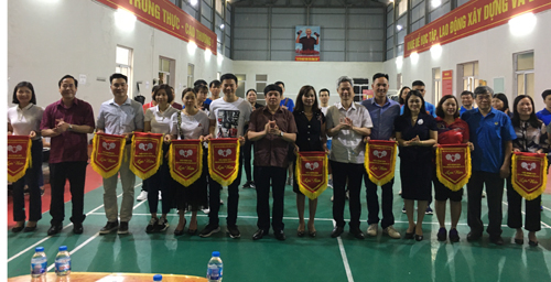 Liên đoàn Lao động huyện Văn Giang tổ chức Giải Bóng bàn CNVCLĐ năm 2021