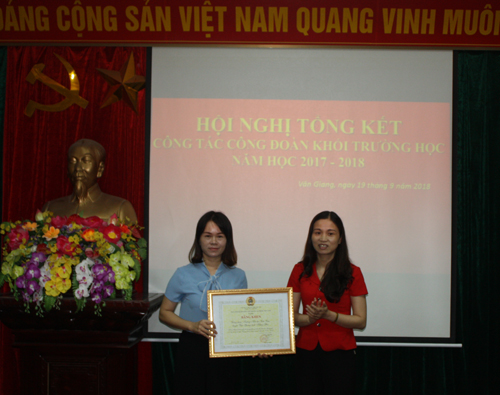 Liên đoàn Lao động huyện Văn Giang Tổng kết công tác Công đoàn khối trường học năm học 2017 - 2018