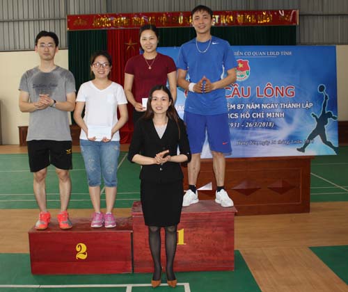 Đoàn thanh niên cơ quan LĐLĐ tỉnh tổ chức giải cầu lông chào mừng 26.3