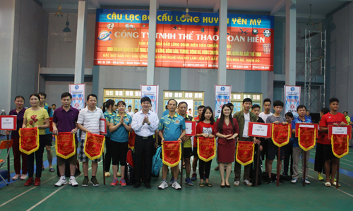 Giải Vô địch Cầu lông cán bộ CNVCLĐ – Đoàn thanh niên huyện Yên Mỹ  mở rộng năm 2018