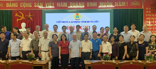 Liên đoàn lao động tỉnh tổ chức gặp mặt cán bộ Công đoàn qua các thời kỳ nhân kỷ niệm 93 ngày thành lập Công đoàn.