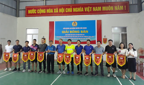 Liên đoàn Lao động huyện Văn Giang tổ chức giải bóng bàn  công nhân, viên chức, lao động năm 2020
