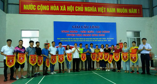 LĐLĐ huyện Văn Giang: Tổ chức giải cầu lông CNVCLĐ năm 2020