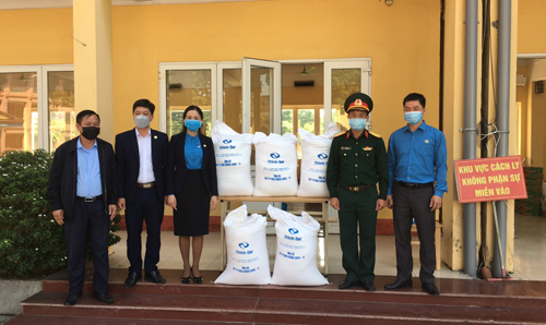 Công đoàn huyện Văn Lâm tích cực tham gia hỗ trợ công tác phòng chống dịch tại địa phương