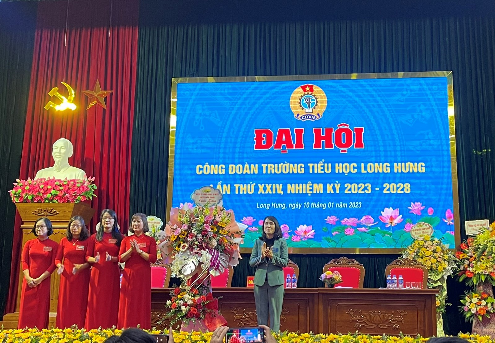 Đại hội điểm Công đoàn trường Tiểu học Long Hưng huyện Văn Giang