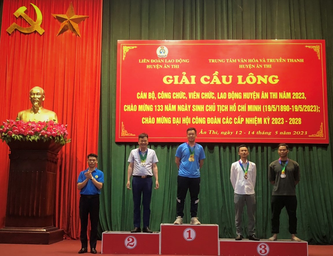 LĐLĐ huyện Ân Thi tổ chức giải Cầu lông chào mừng kỷ niệm các ngày lễ lớn & chào mừng đại hội công đoàn các cấp