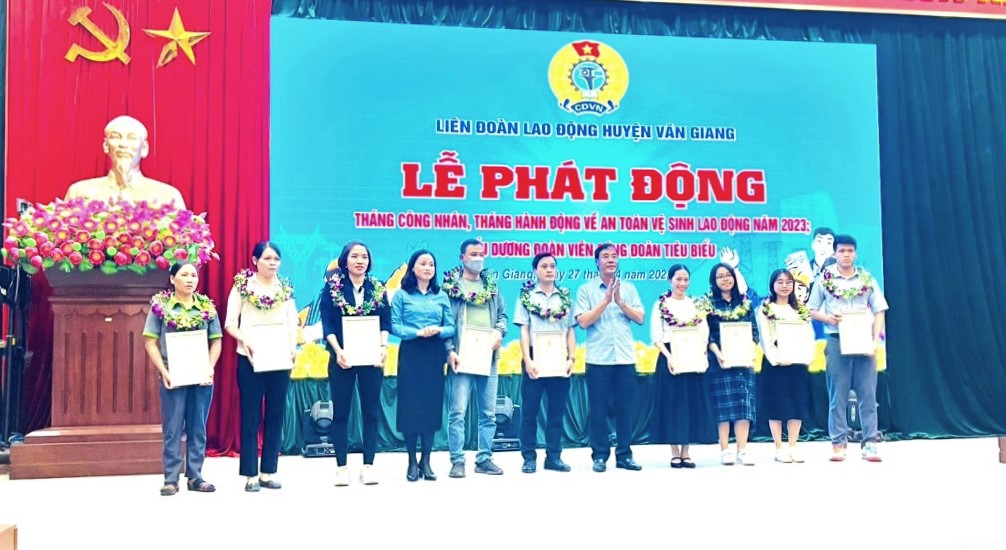 LĐLĐ huyện Văn Giang tổ chức phát động “Tháng công nhân - Tháng hành động an toàn về vệ sinh, lao động” năm 2023