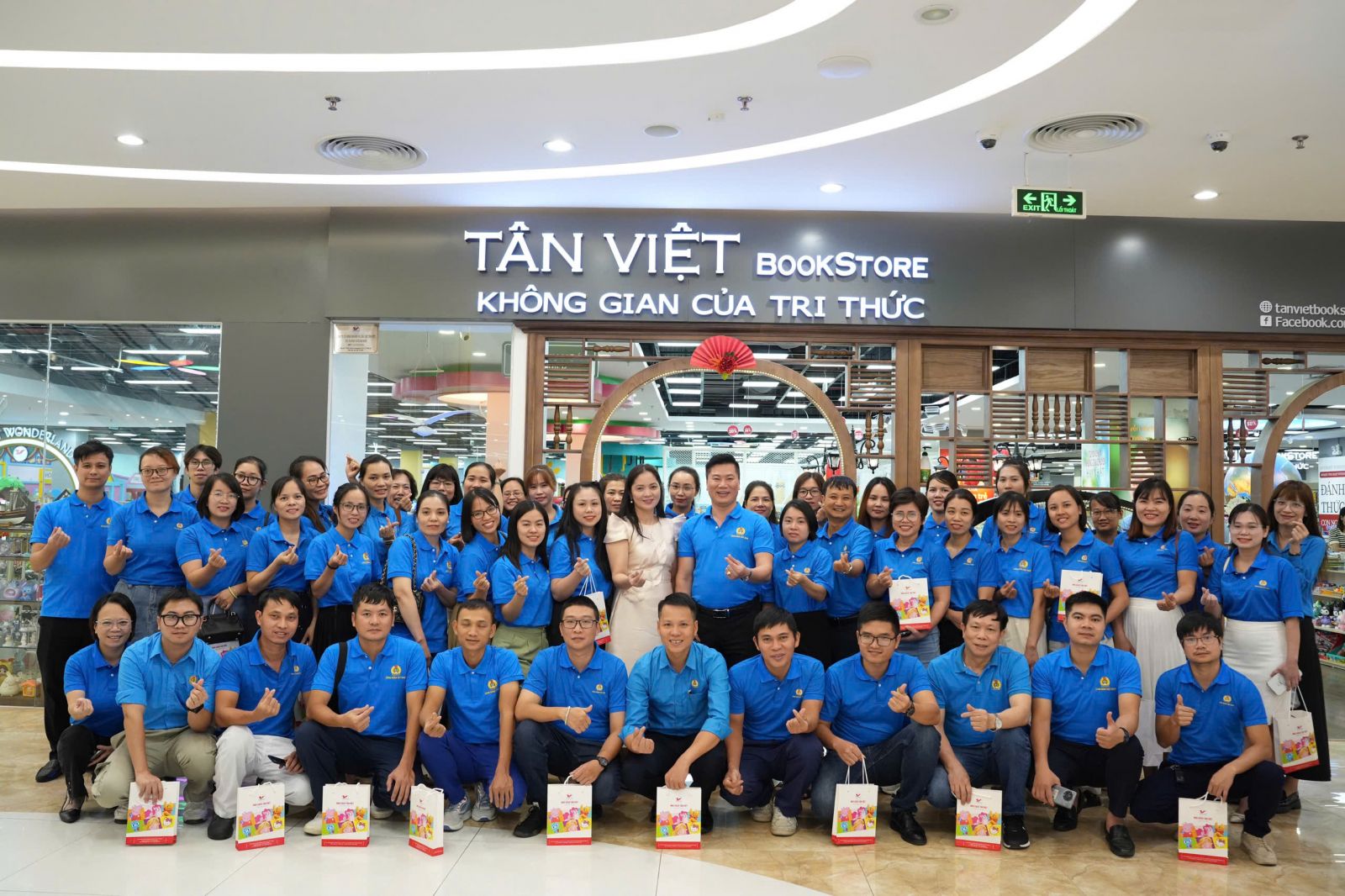 Tọa đàm "Tương lai của con nên bắt đầu từ đâu”