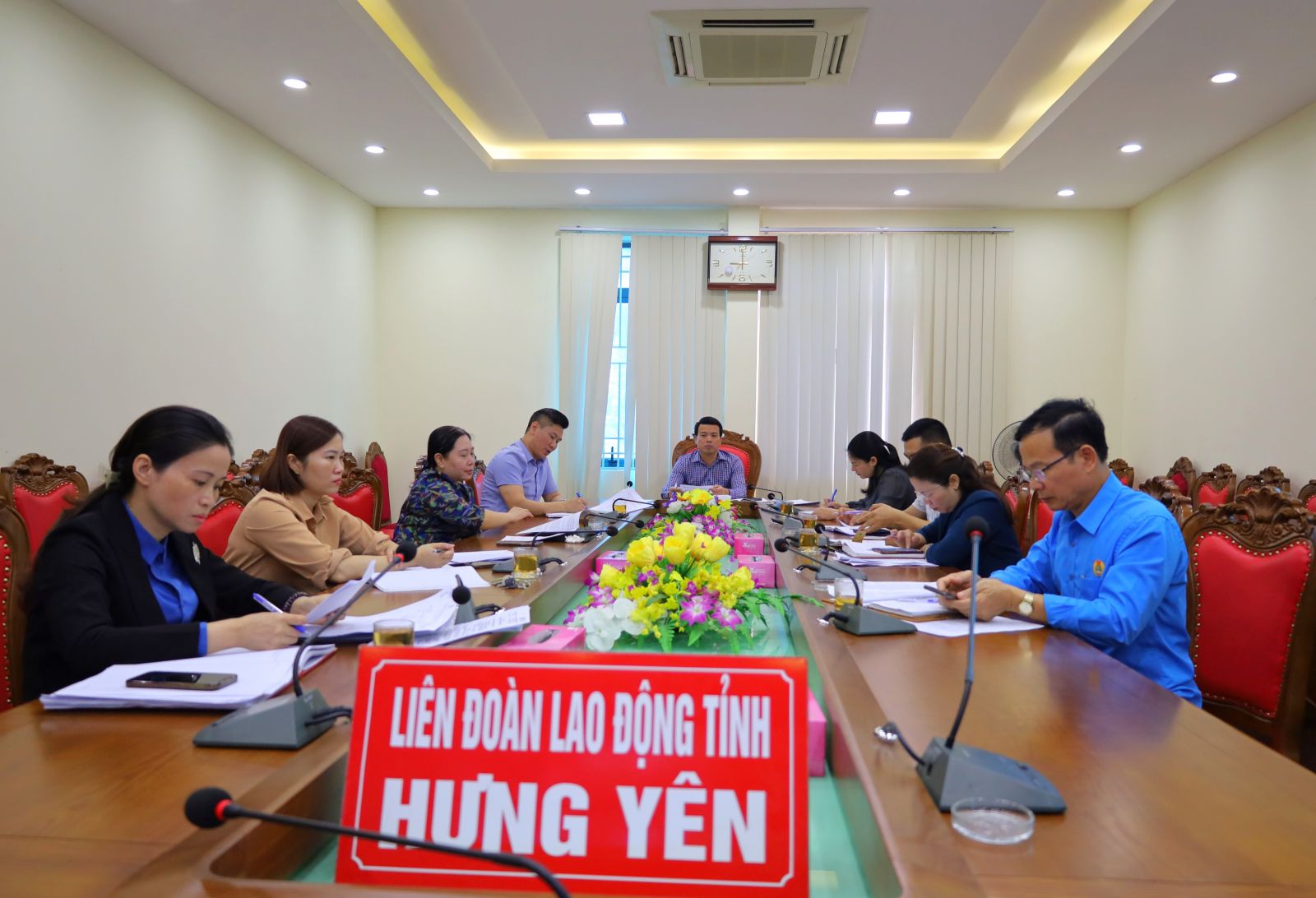 Hội nghị trực tuyến Hướng dẫn tổng kết phong trào thi đua yêu nước năm 2024 và tổ chức Hội nghị điển hình tiên tiến, Đại hội thi đua yêu nước CNVCLĐ năm 2025