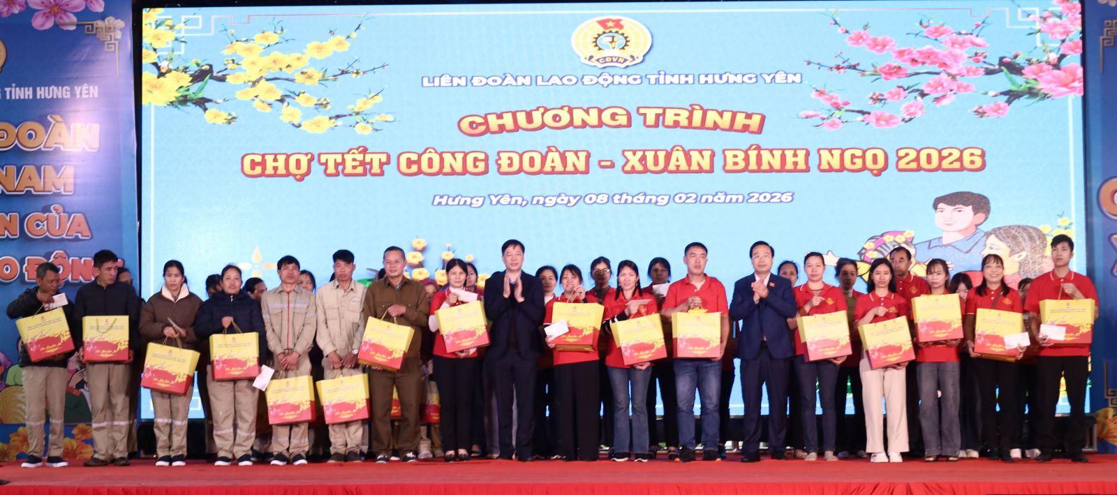 Công đoàn Hưng Yên: "Chợ Tết Công đoàn – Xuân 2026" - Ấm áp nghĩa tình cùng người lao động.