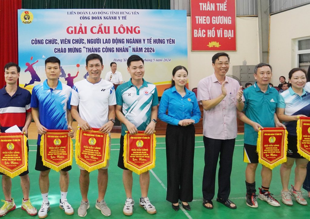 Công đoàn ngành Y tế tỉnh Hưng Yên tổ chức Giải cầu lông công chức, viên chức, người lao động năm 2024
