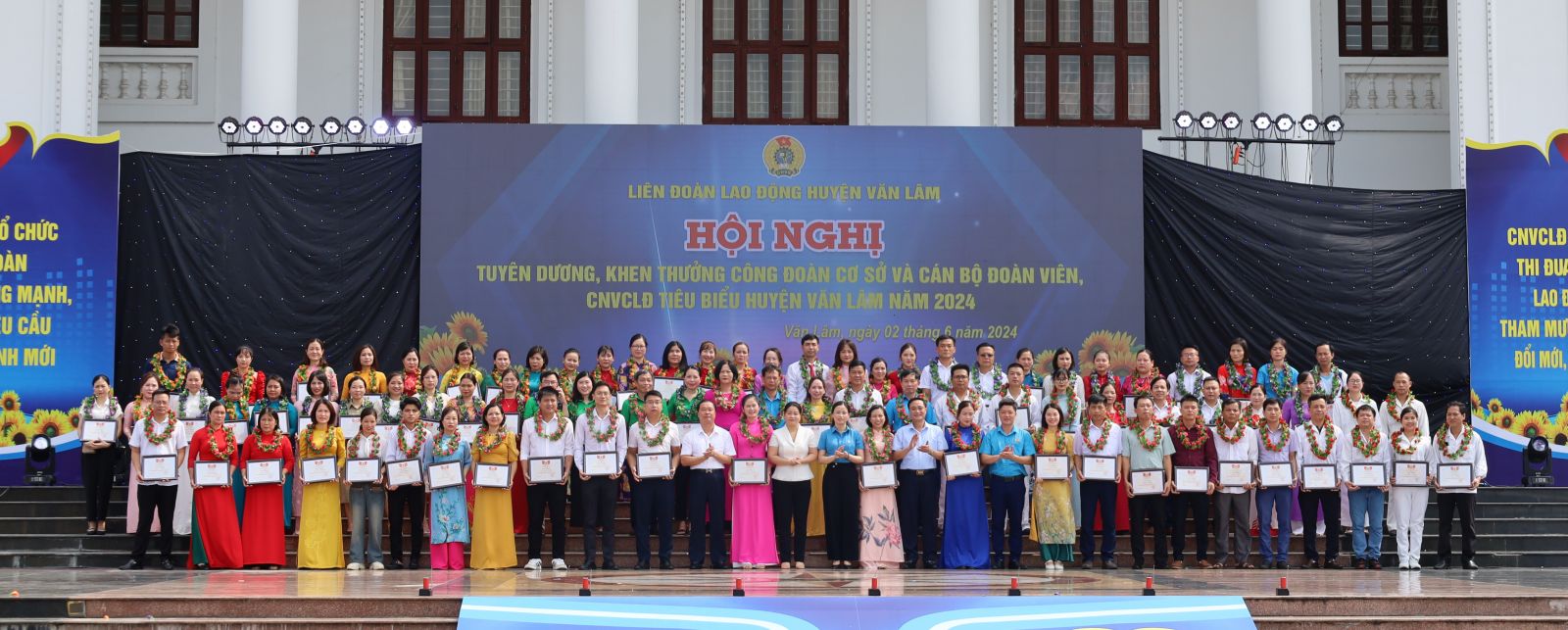 Liên đoàn Lao động huyện Văn Lâm: Tuyên dương, khen thưởng 25 công đoàn cơ sở và 95 cán bộ, đoàn viên công đoàn tiêu biểu