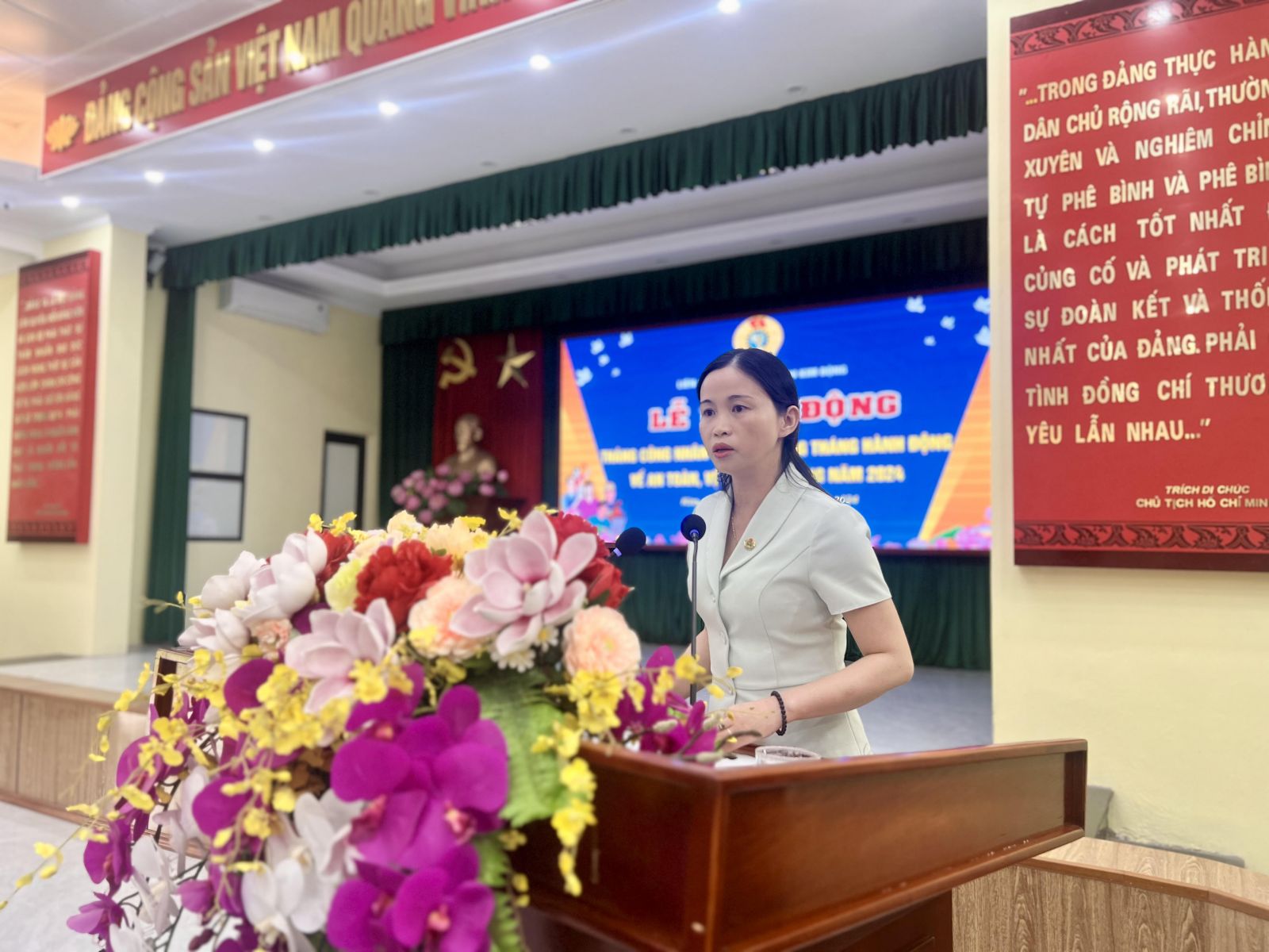 Liên đoàn Lao động huyện Kim Động tổ chức Lễ phát động Tháng Công nhân và hưởng ứng tháng hành động về ATVSLĐ năm 2024.