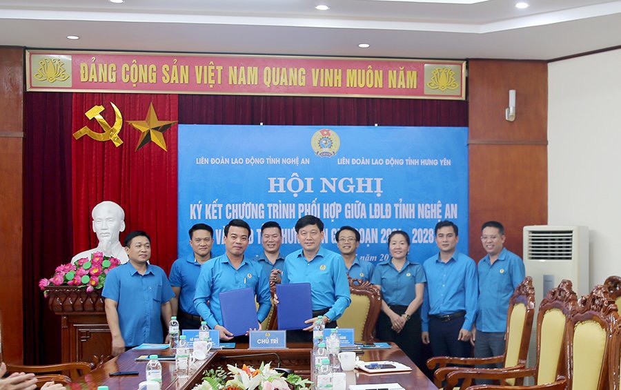 Đoàn cán bộ Công đoàn tỉnh Hưng Yên về nguồn báo công dâng Bác và Ký chương trình phối hợp công tác giai đoạn (2024 – 2028) với LĐLĐ tỉnh Nghệ An